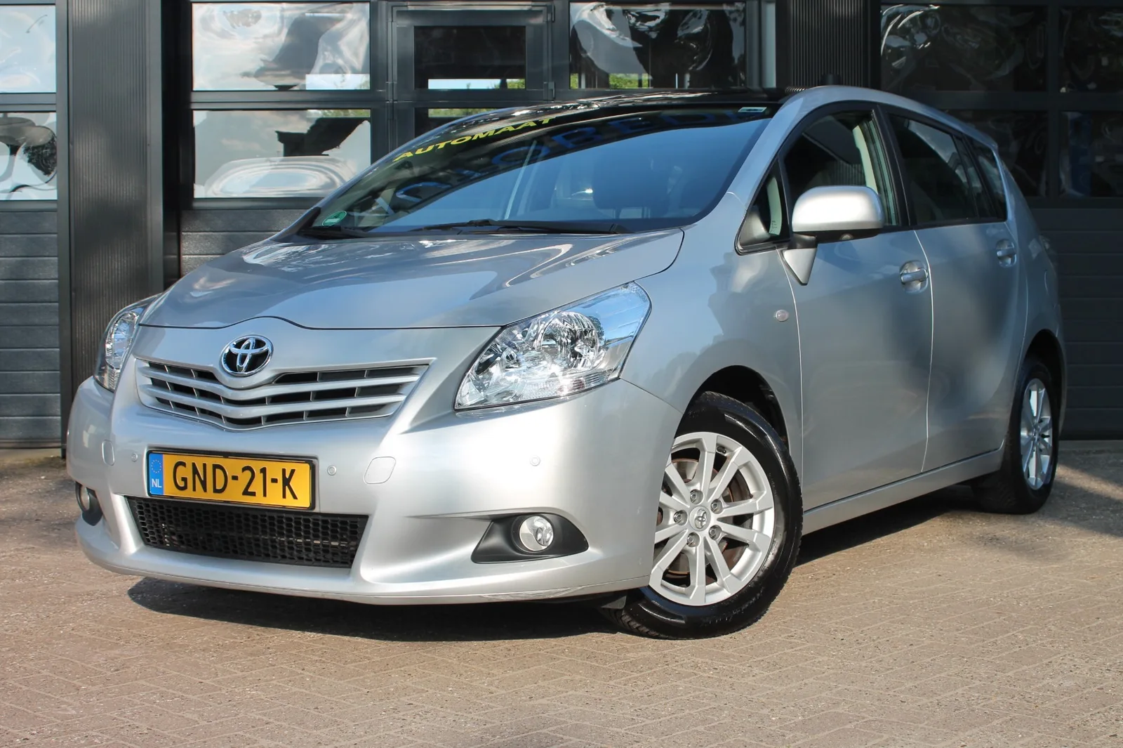 Toyota VERSO (2011) — foto 1
