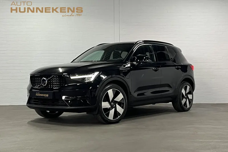 Volvo XC40 (2022)