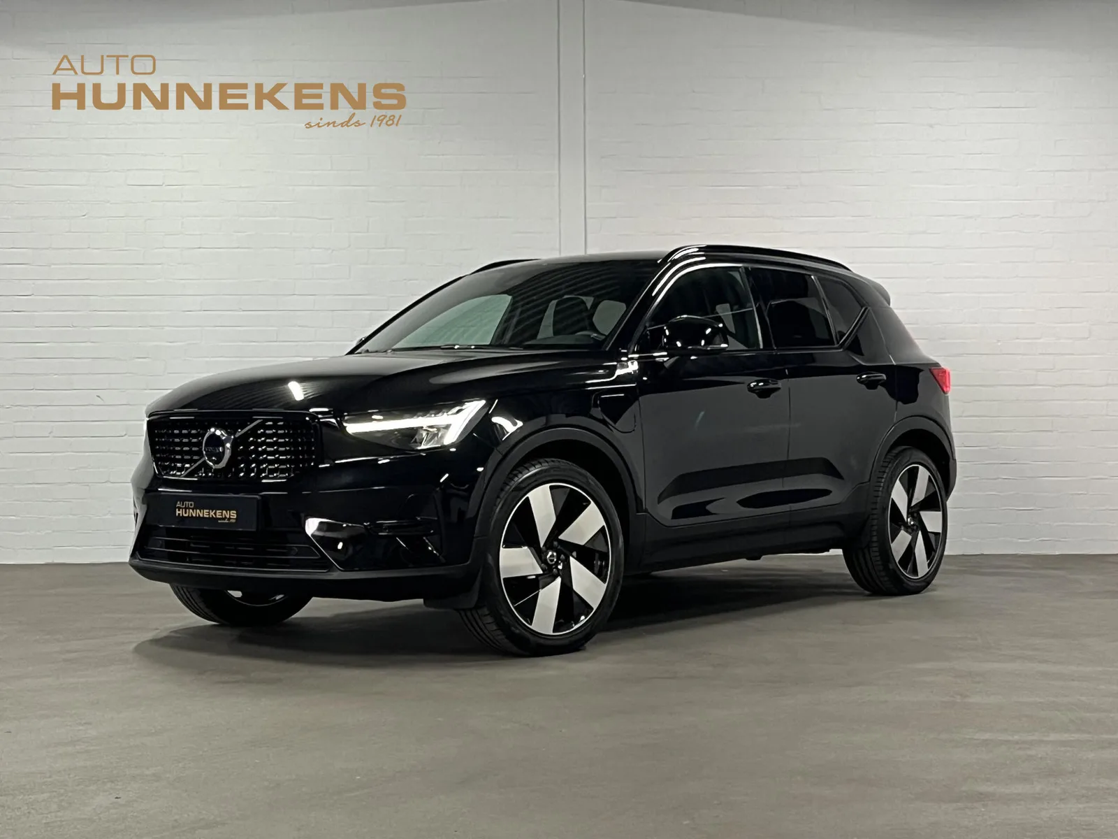 Volvo XC40 (2022) — foto 1