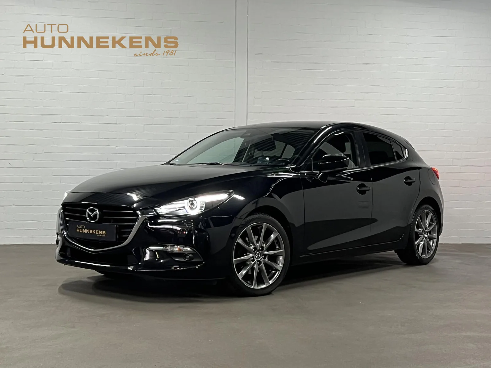 Mazda 3 (2019) — foto 1