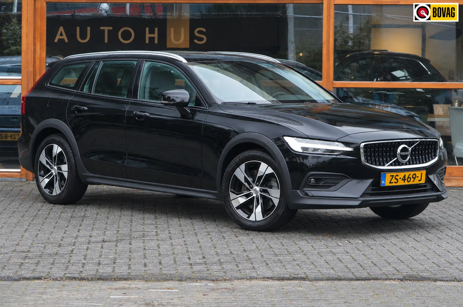 Volvo V60 Cross Country (2019) — foto 1