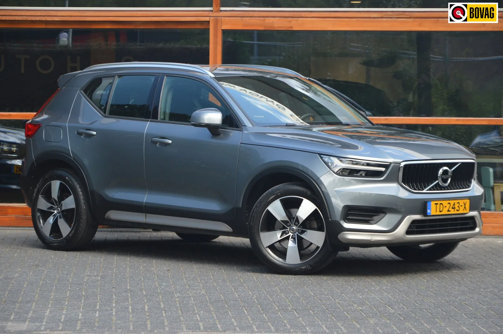Volvo XC40 (2018) — foto 1