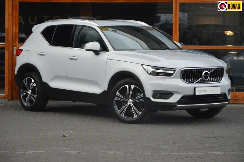 Volvo XC40 (2022)
