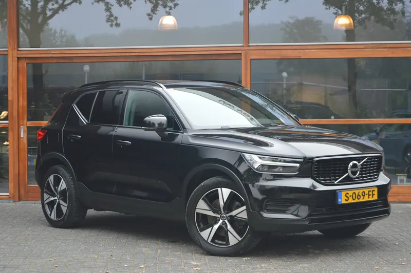 Volvo XC40 (2022)