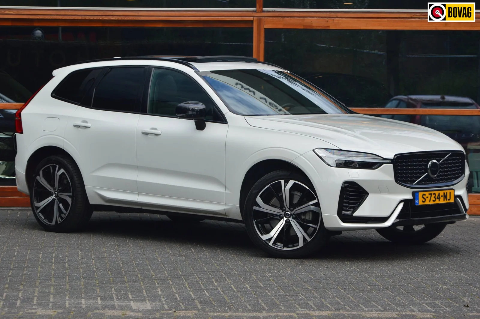 Volvo XC60 (2022) — foto 1