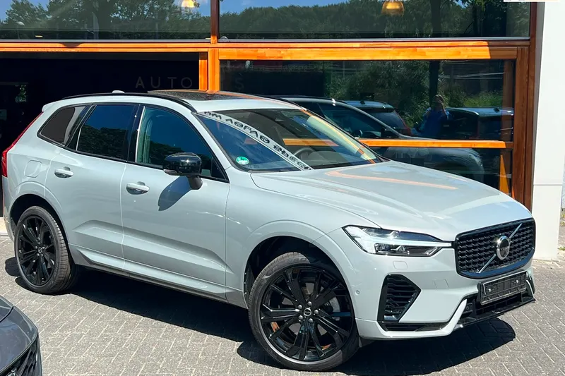 Volvo XC60 (2025)
