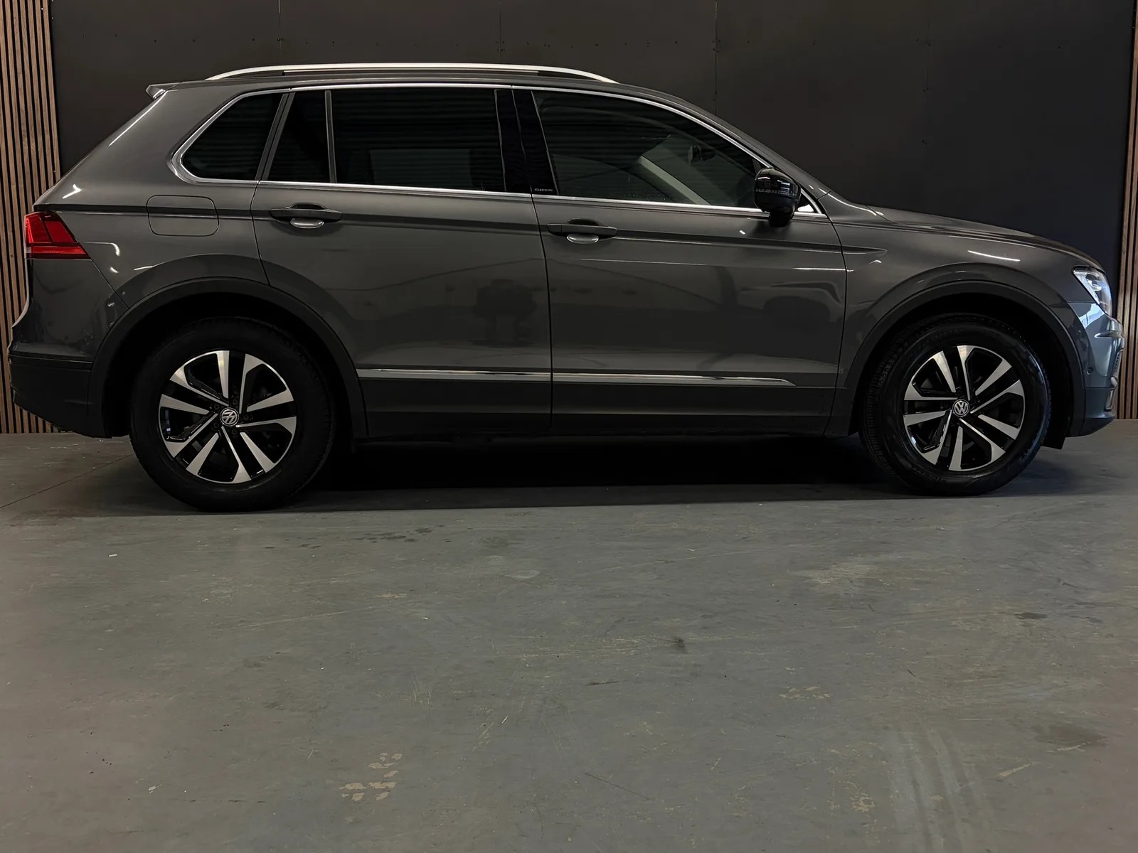 Volkswagen Tiguan (2020) — foto 1