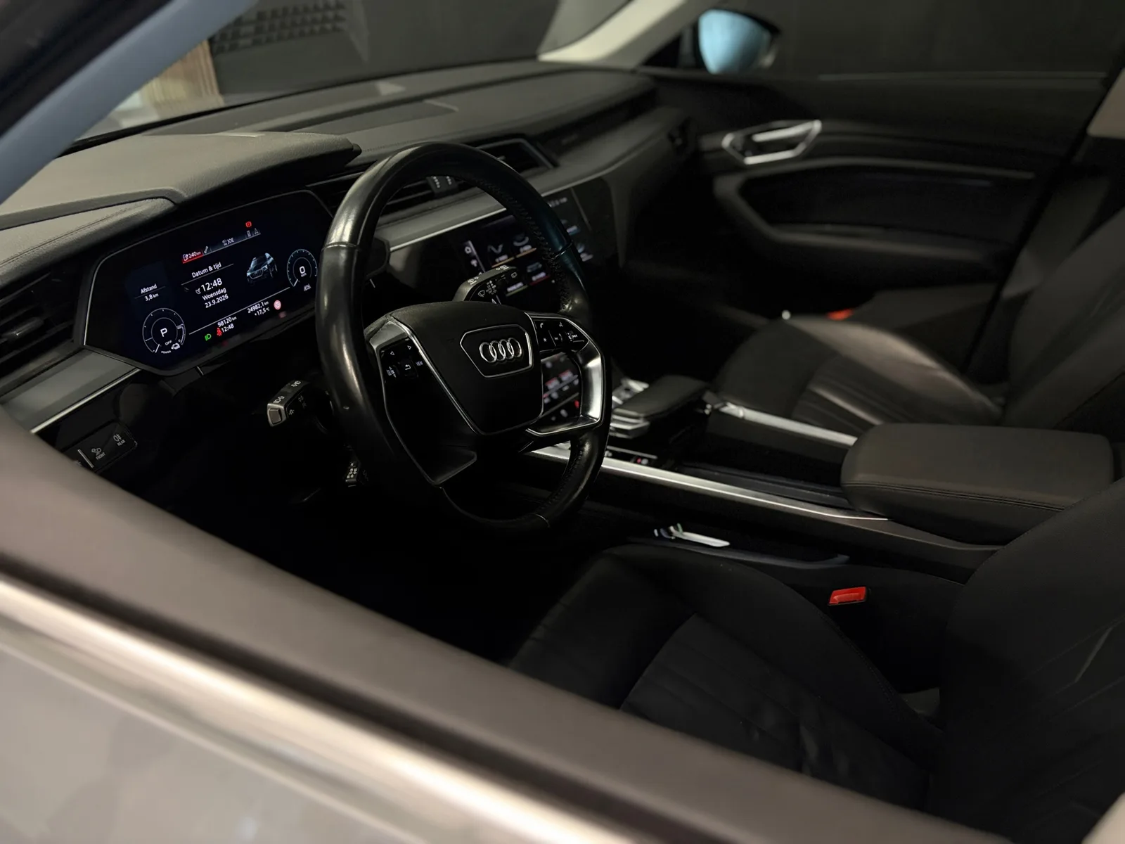 Audi e-tron (2019) — foto 1