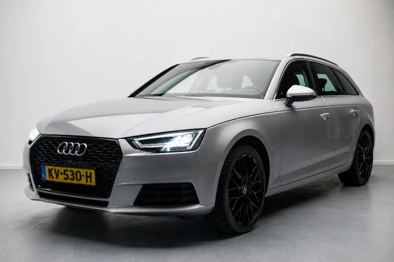 Audi A4 (2017) — foto 1