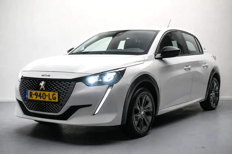 Peugeot e-208 (2022)