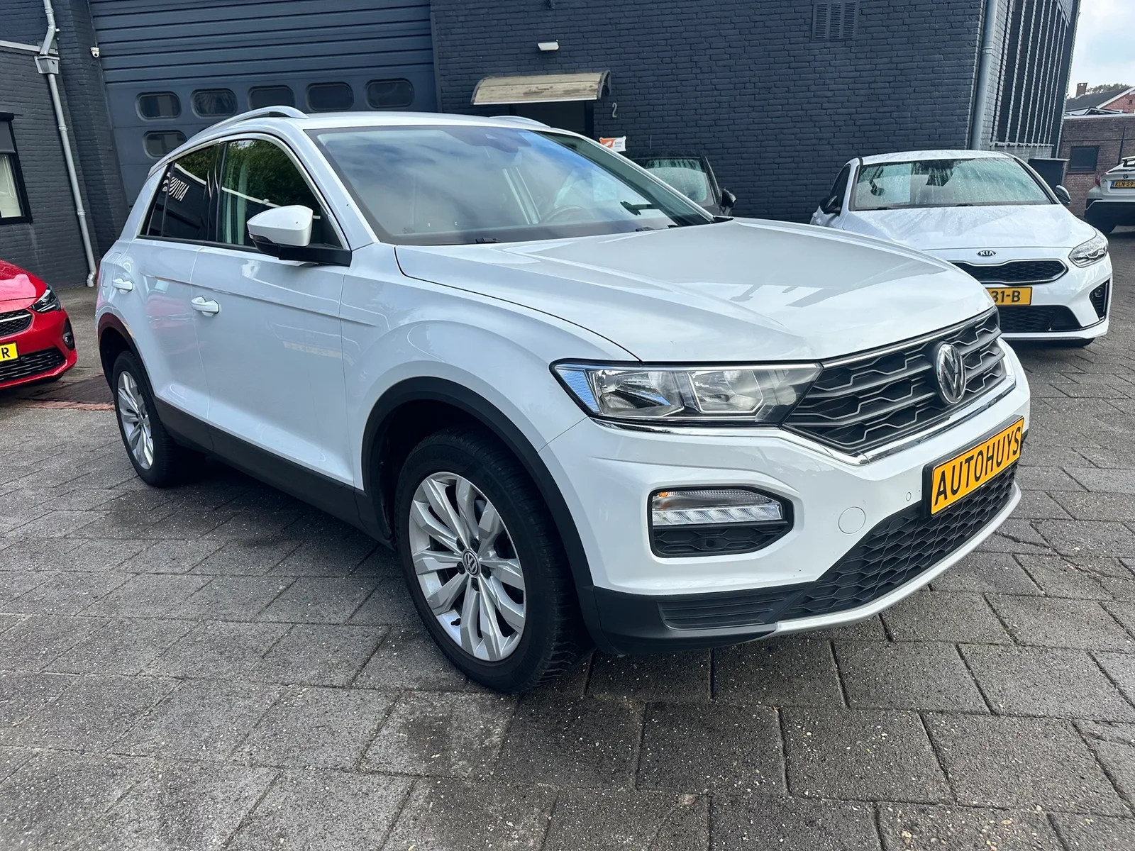 Volkswagen T-Roc (2019) — foto 1