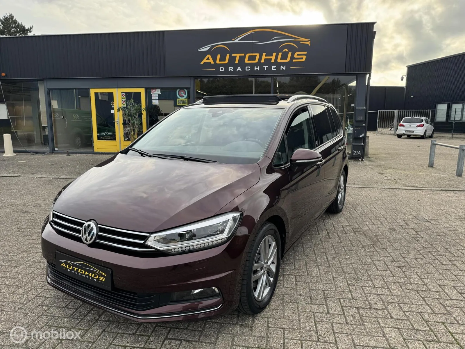 Volkswagen Touran (2017) — foto 1