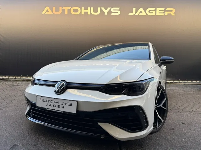 Volkswagen Golf (2021) — foto 1