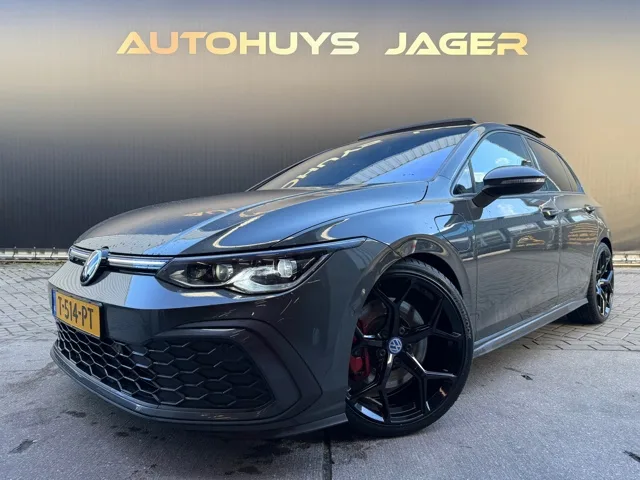 Volkswagen Golf (2021) — foto 1