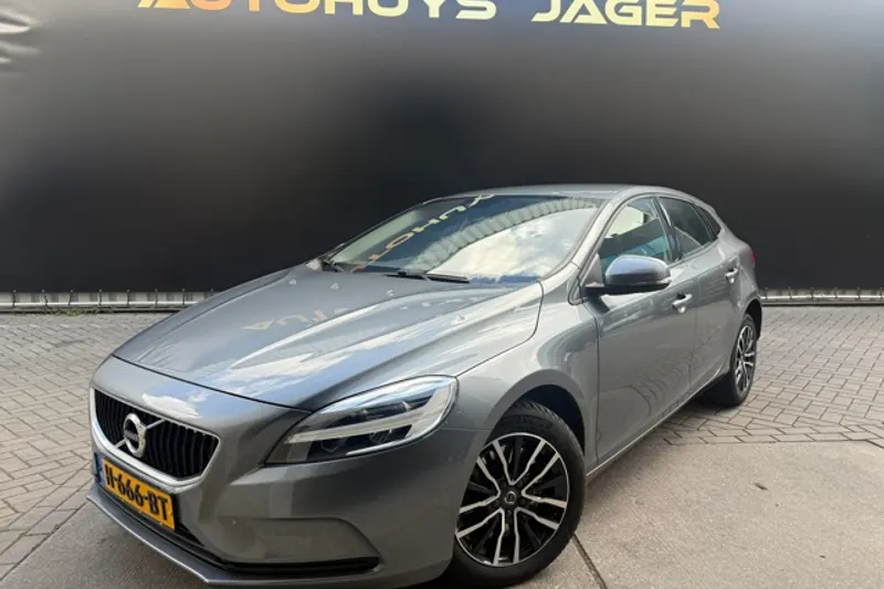 Volvo V40 (2020)