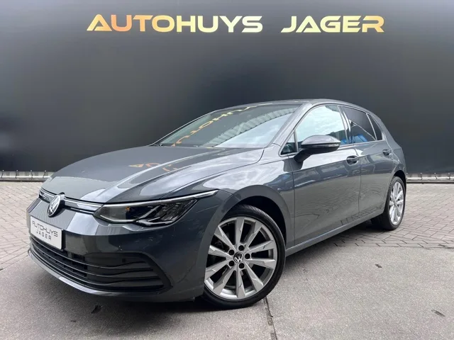 Volkswagen Golf (2023) — foto 1