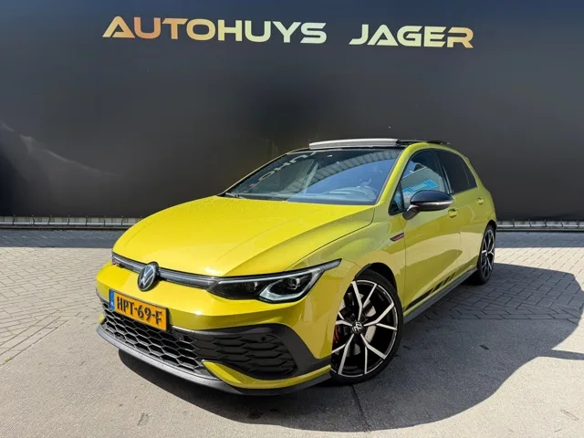 Volkswagen Golf (2022) — foto 1