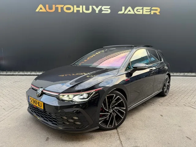 Volkswagen Golf (2020) — foto 1