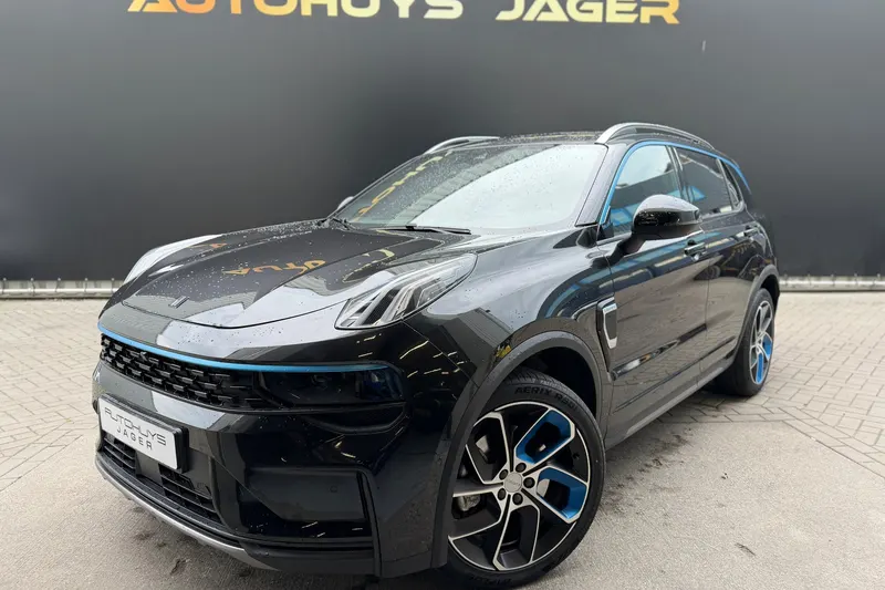 Lynk & Co 01 (2023)