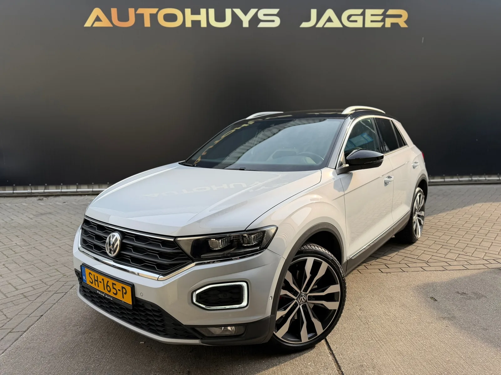 Volkswagen T-Roc (2018) — foto 1