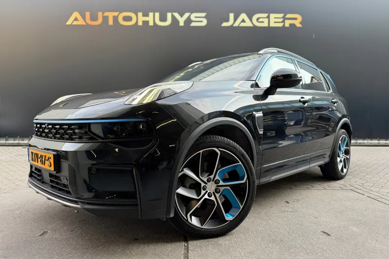 Lynk & Co 01 (2023)