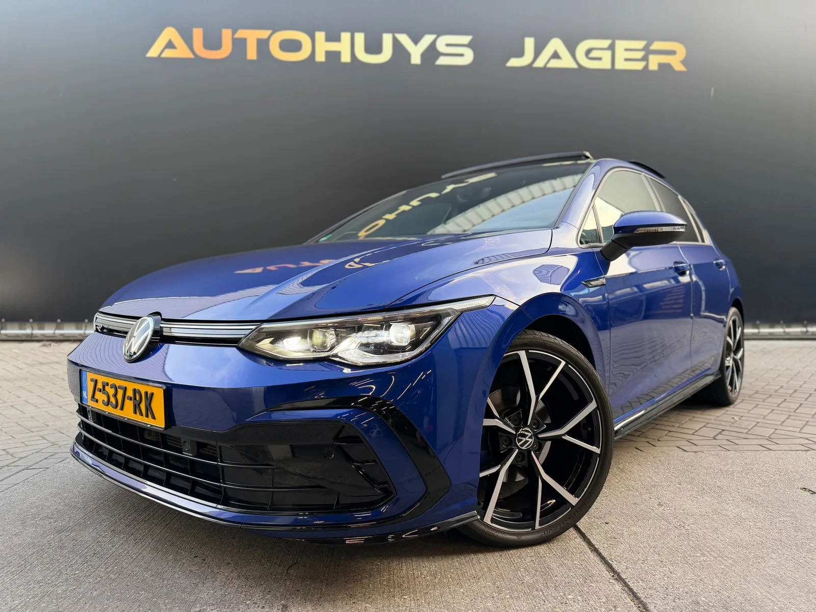 Volkswagen Golf (2023) — foto 1