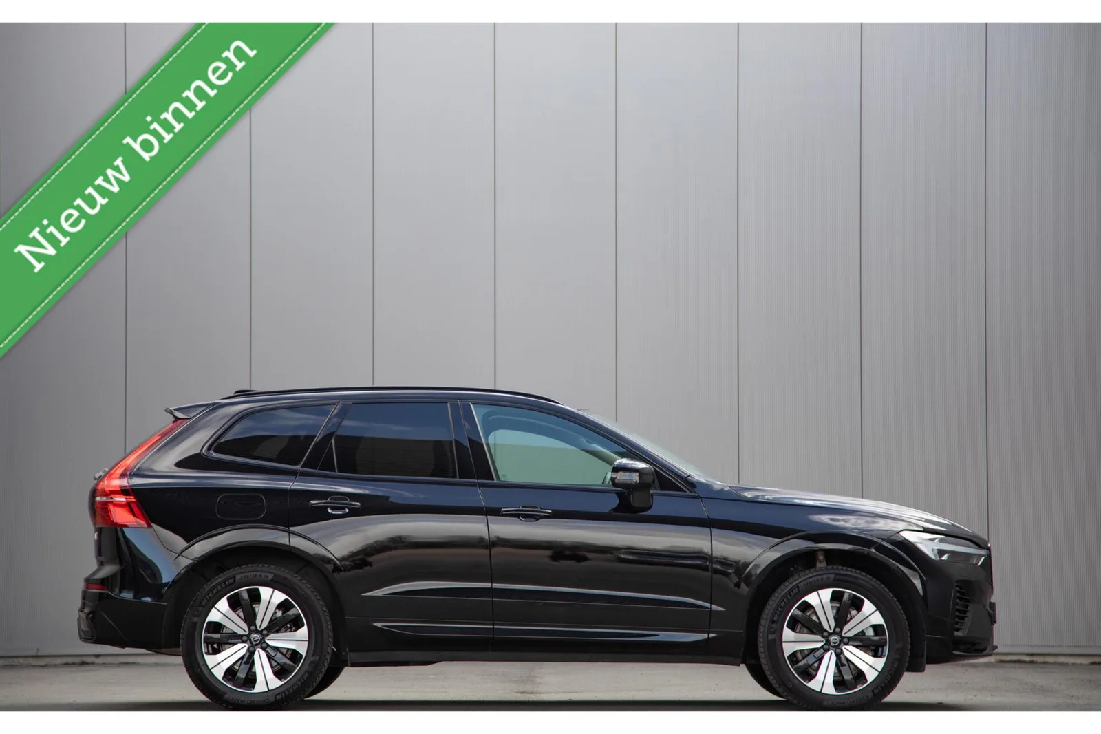 Volvo XC60 (2023) — foto 1