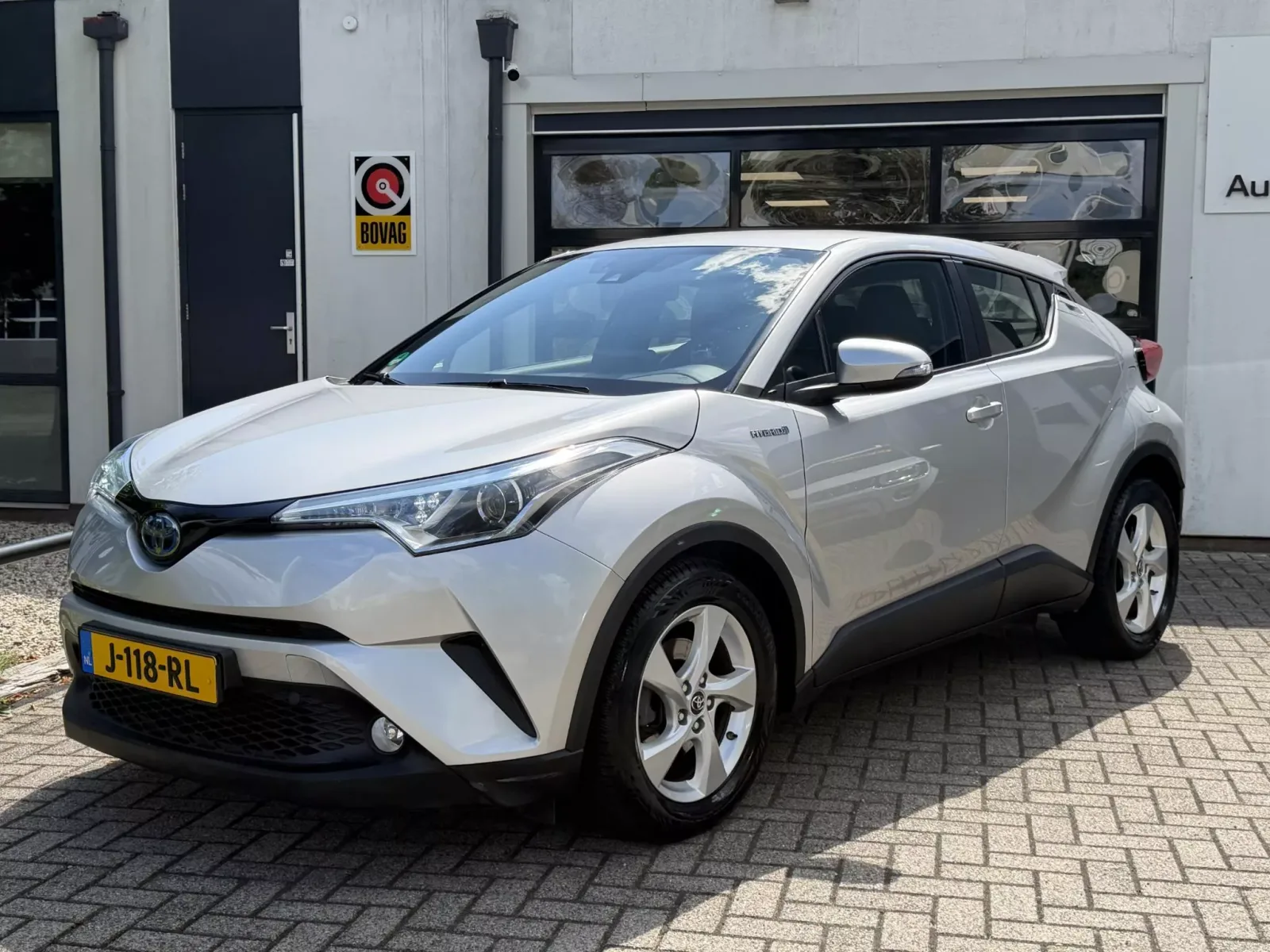Toyota C-HR (2018) — foto 1