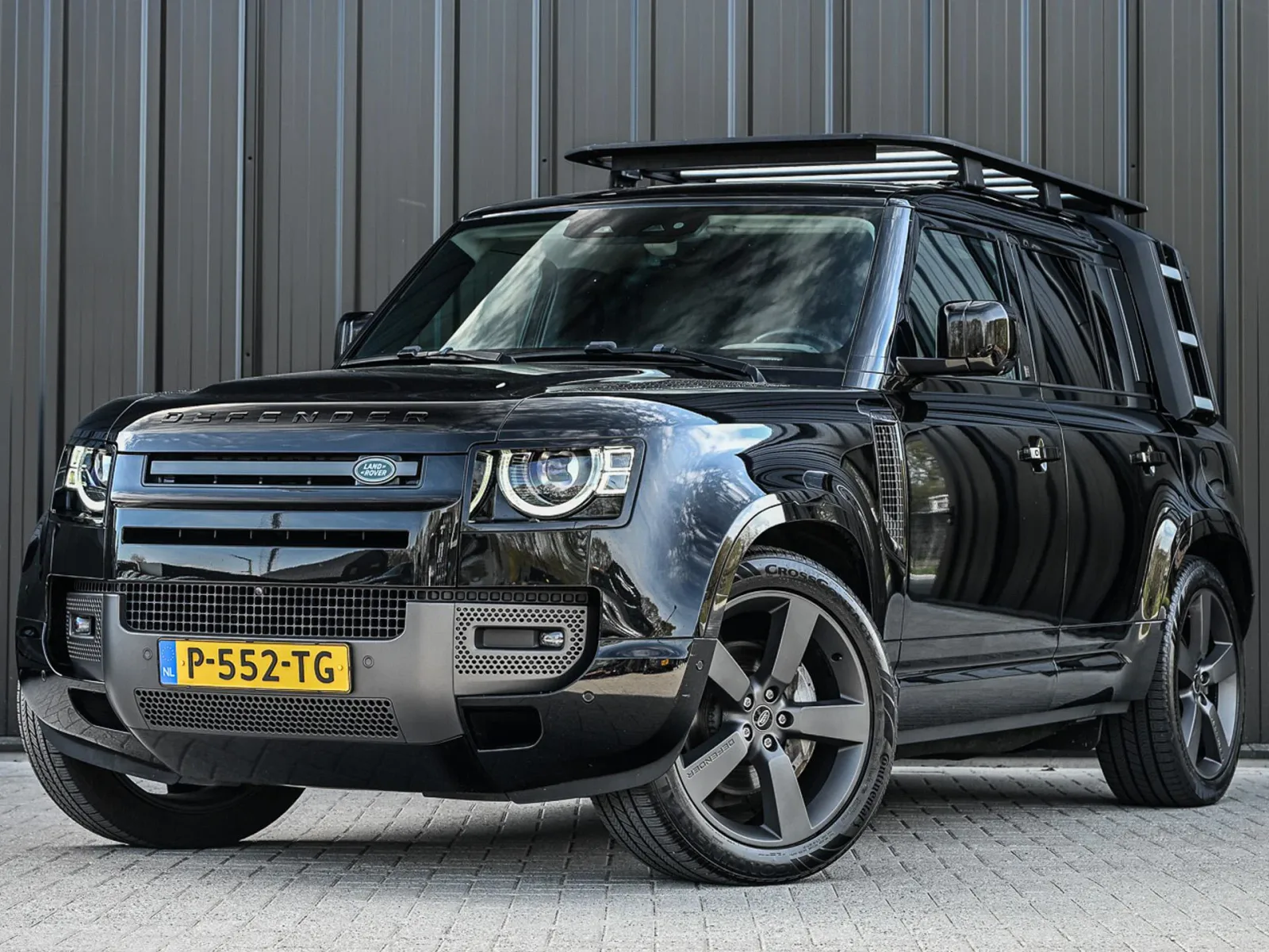 Land Rover Defender (2022) — foto 1