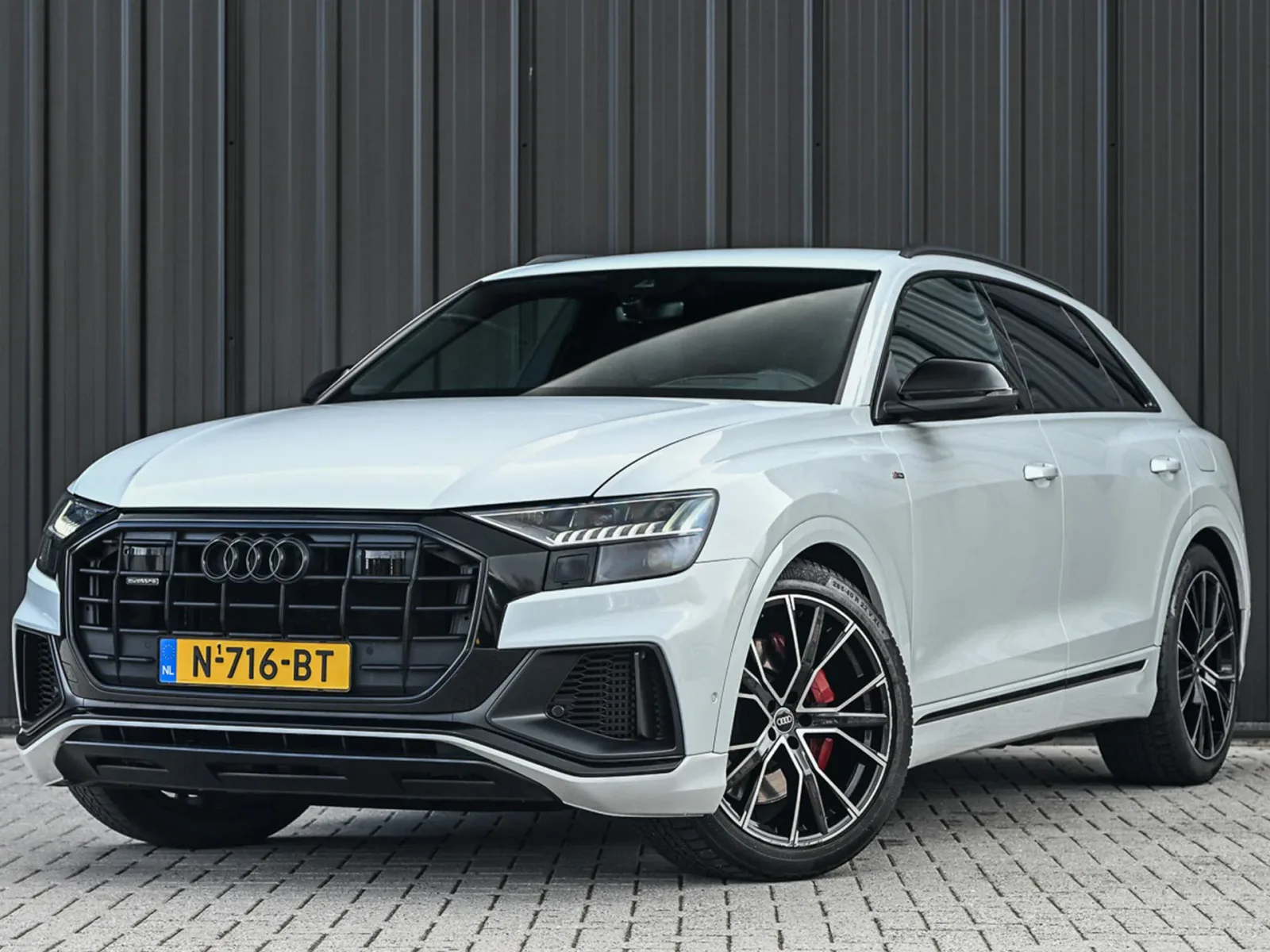 Audi Q8 (2020) — foto 1