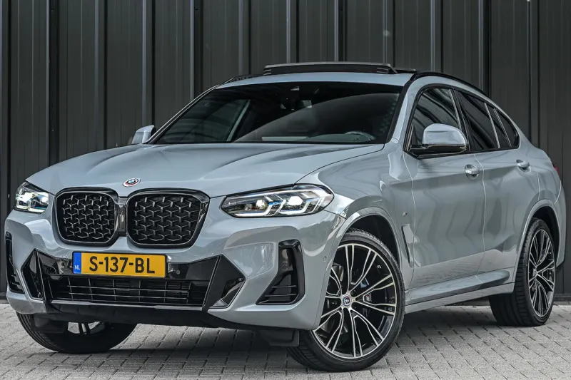 BMW X4 (2023)
