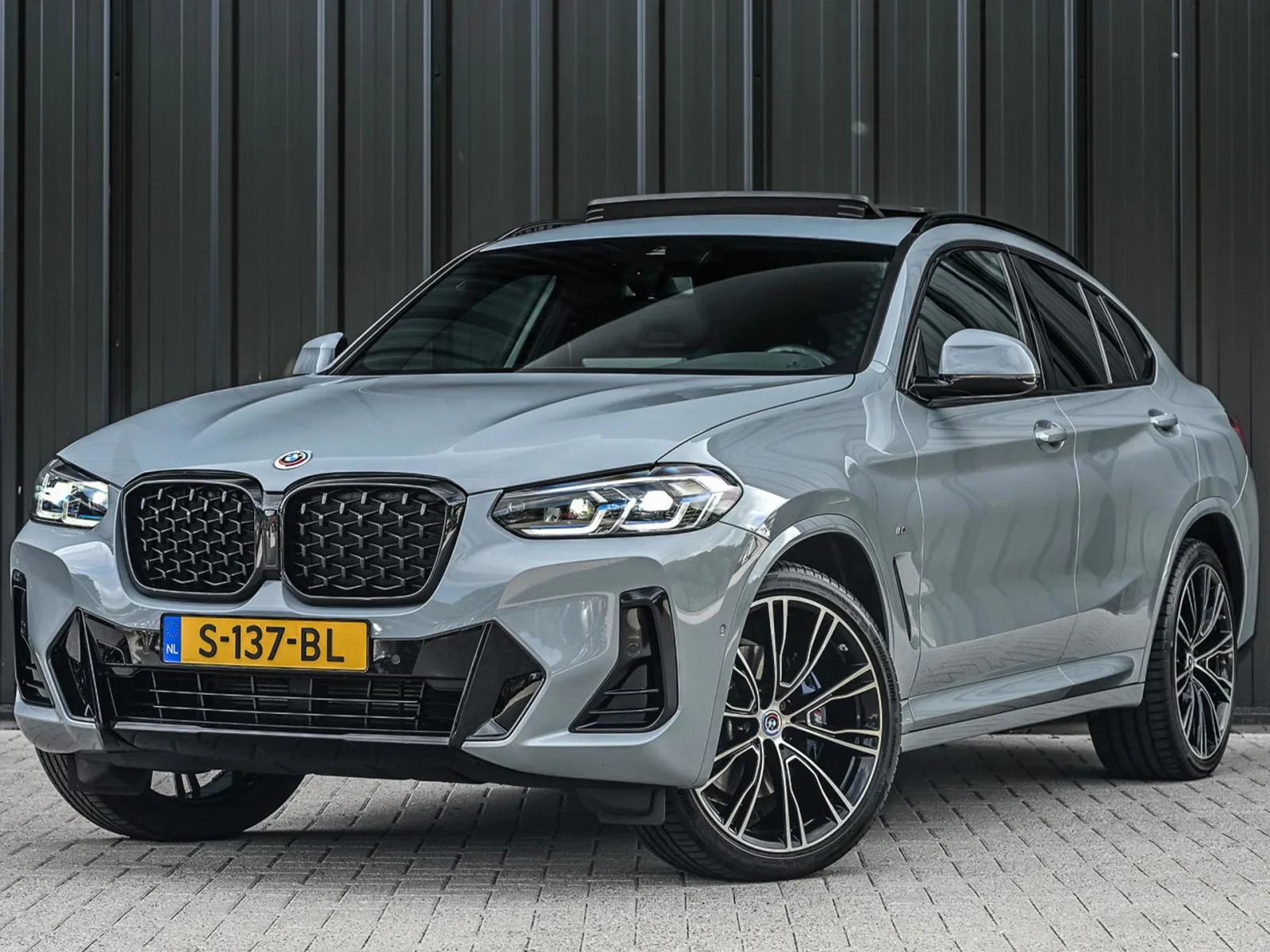 BMW X4 (2023) — foto 1