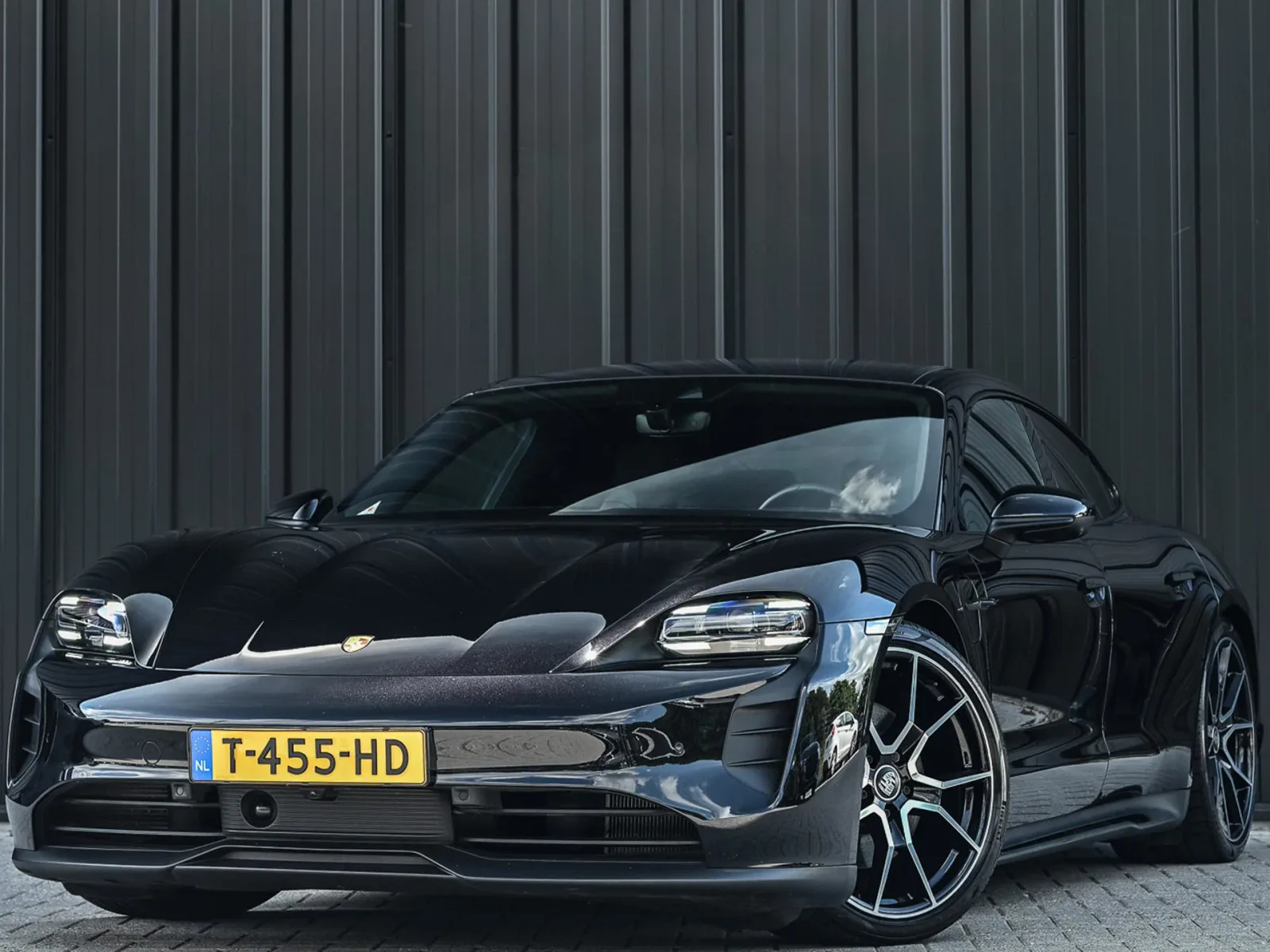 Porsche Taycan (2023) — foto 1