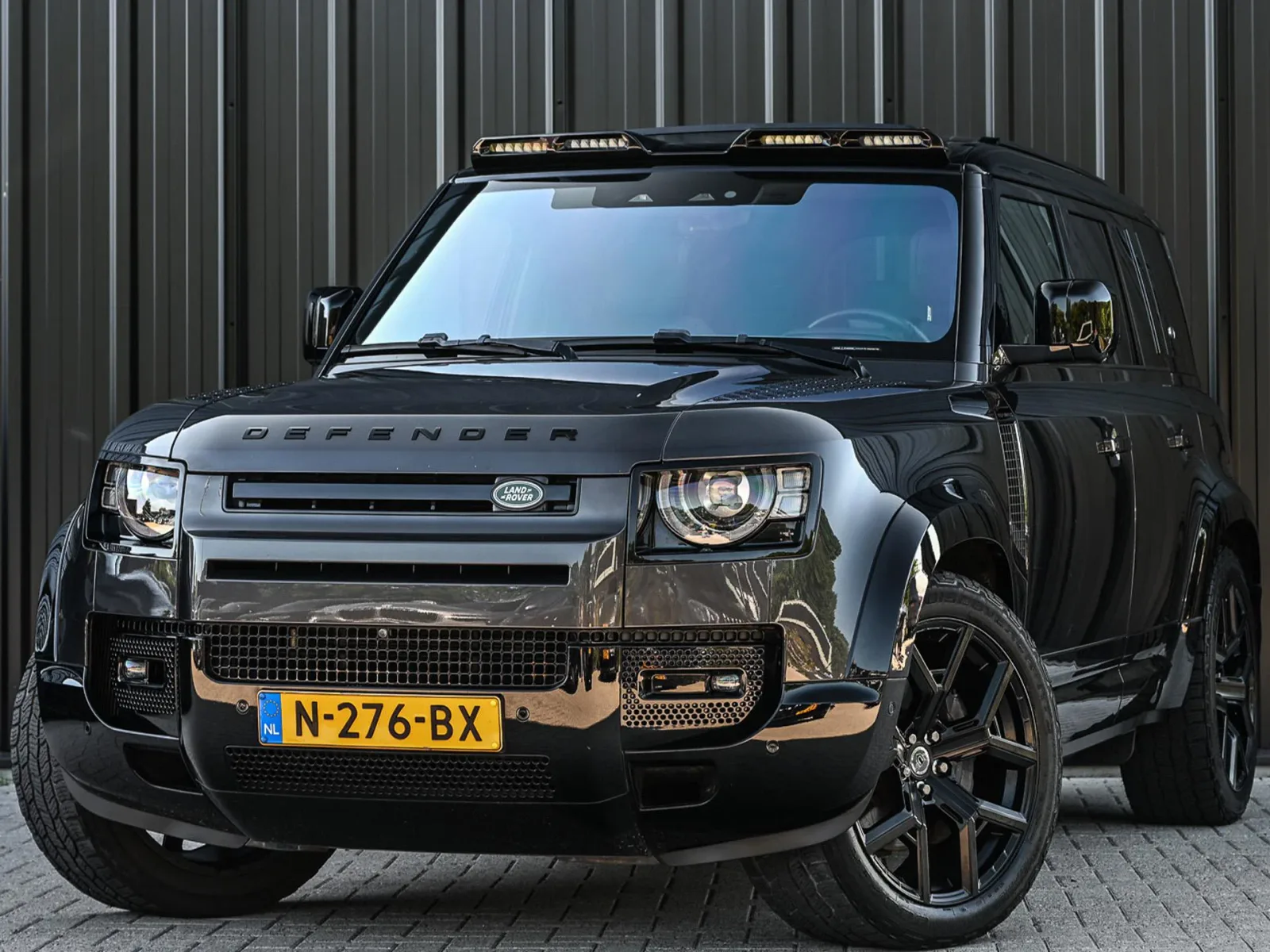 Land Rover Defender (2021) — foto 1