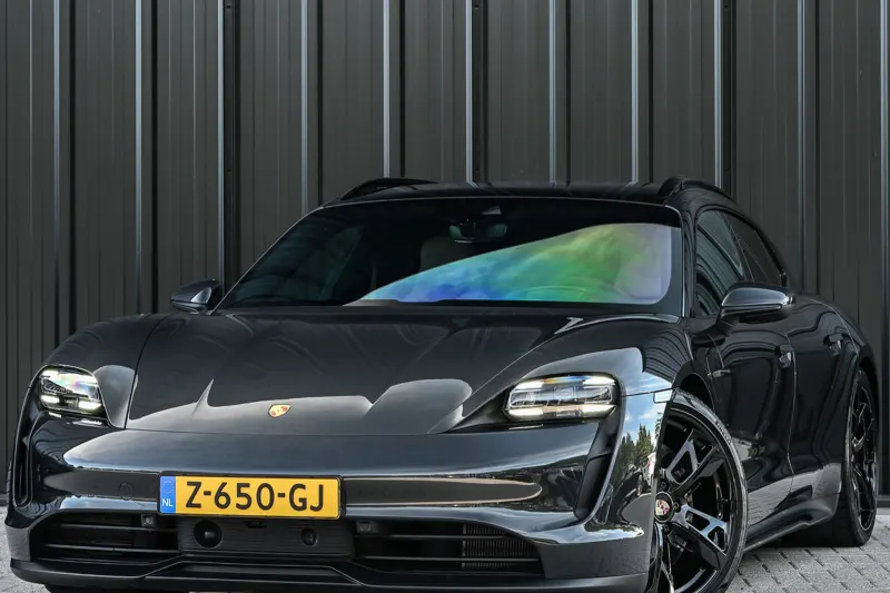 Porsche Taycan (2022)