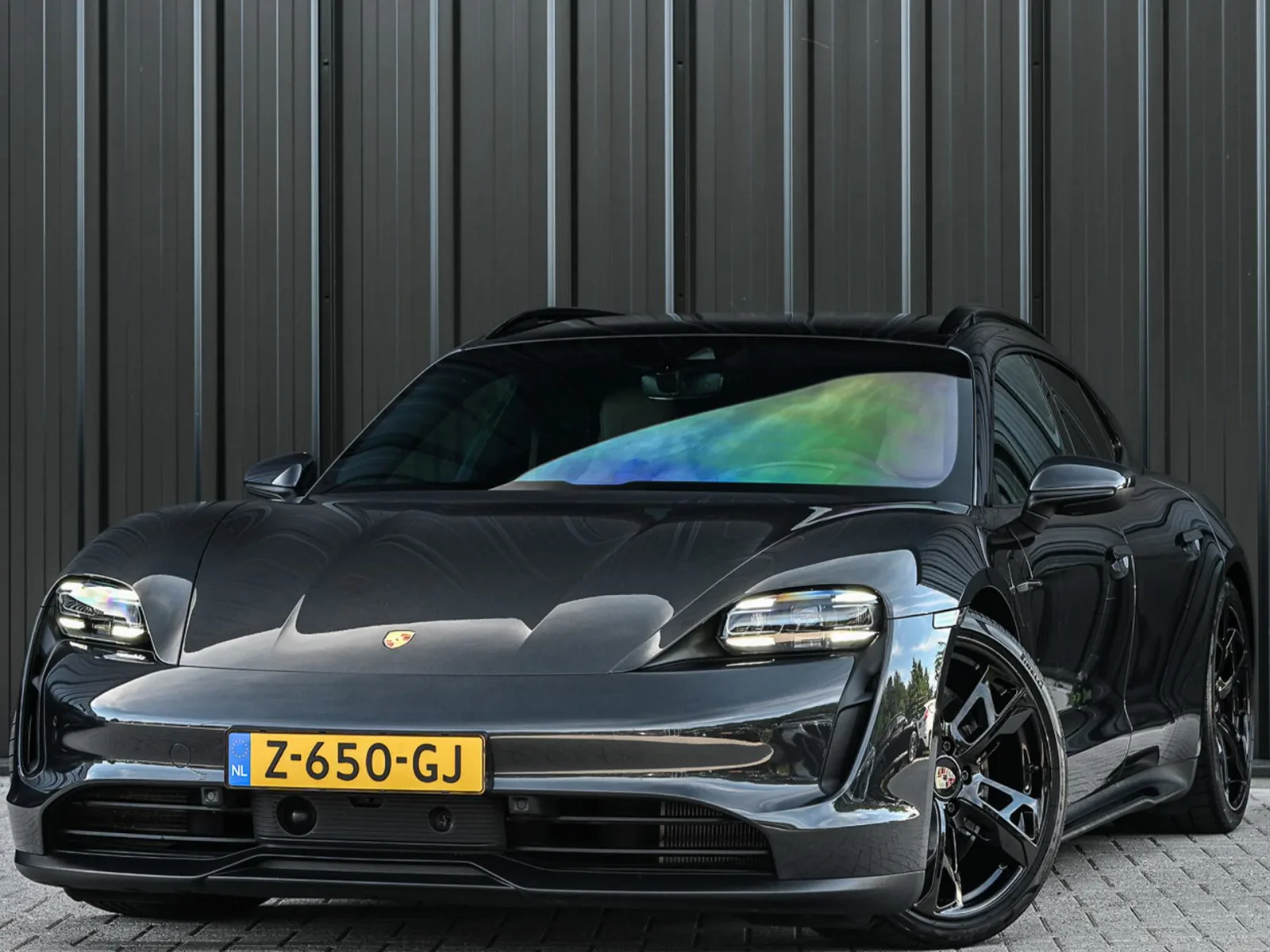 Porsche Taycan (2022) — foto 1