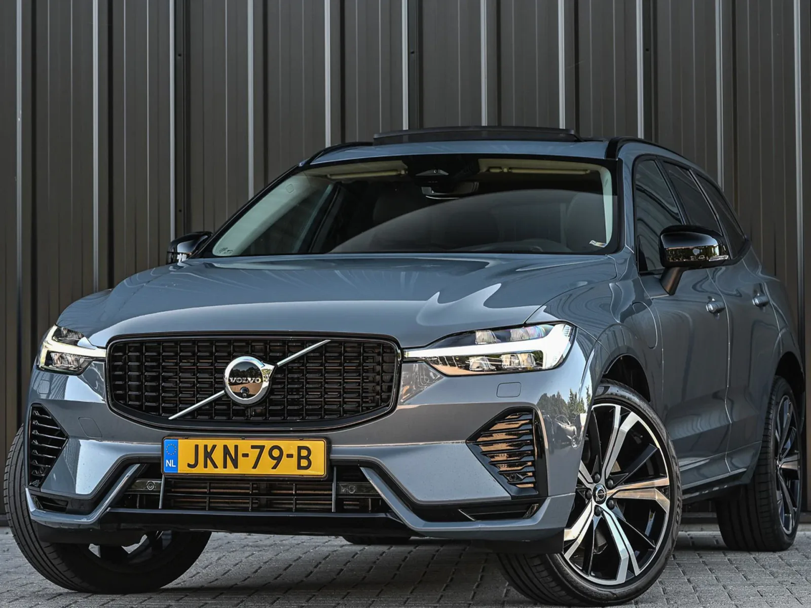 Volvo XC60 (2024) — foto 1