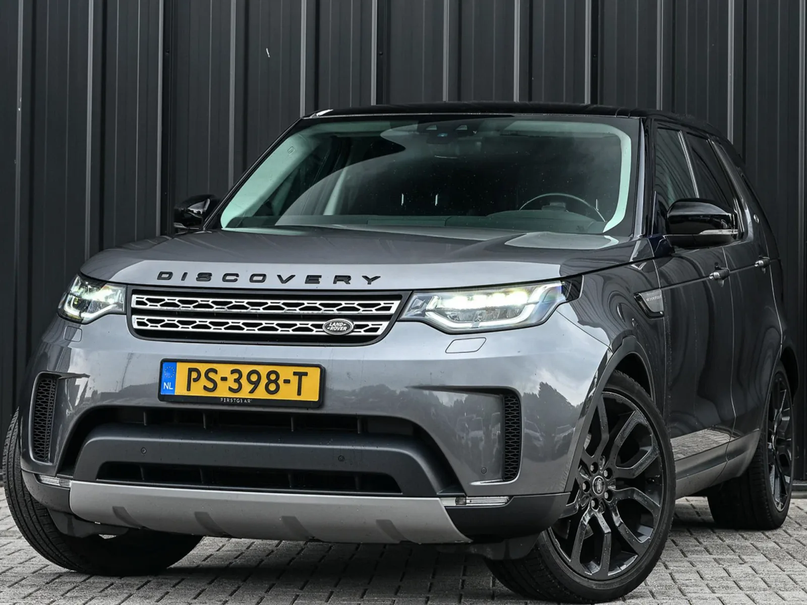 Land Rover Discovery (2017) — foto 1