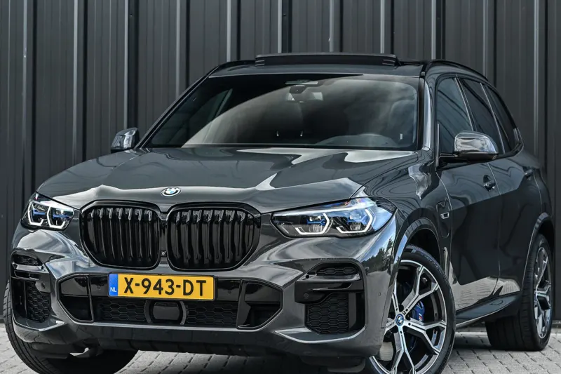 BMW X5 (2023)
