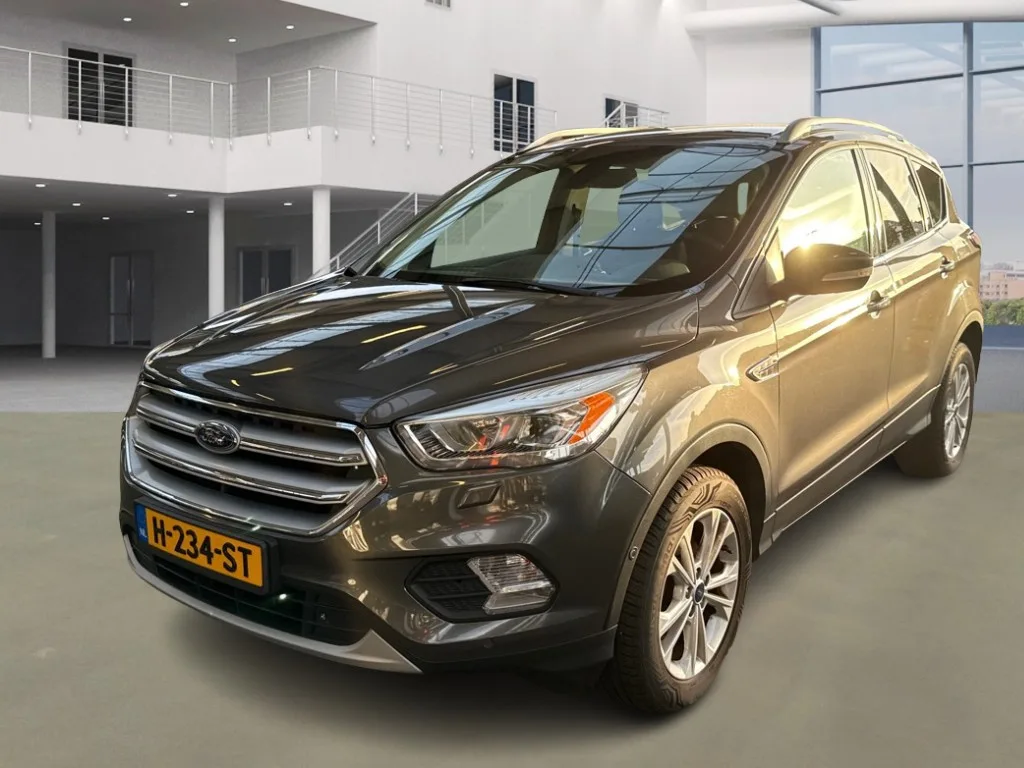 Ford Kuga (2017) — foto 1