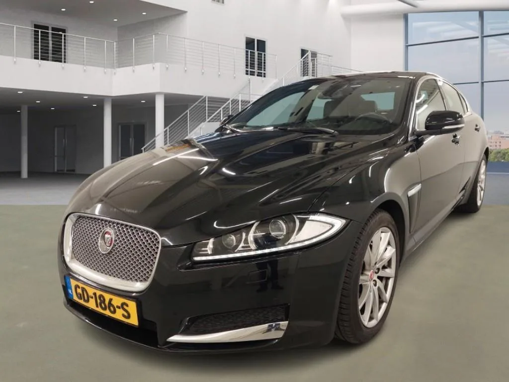 Jaguar XF (2015) — foto 1