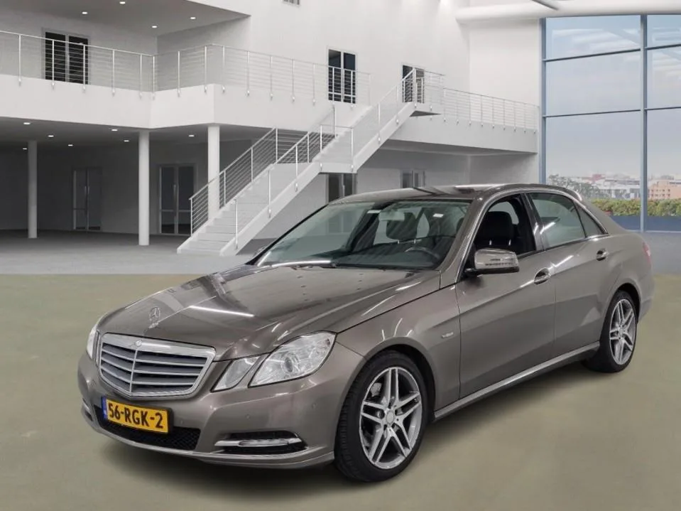 Mercedes-Benz E-Klasse (2011) — foto 1