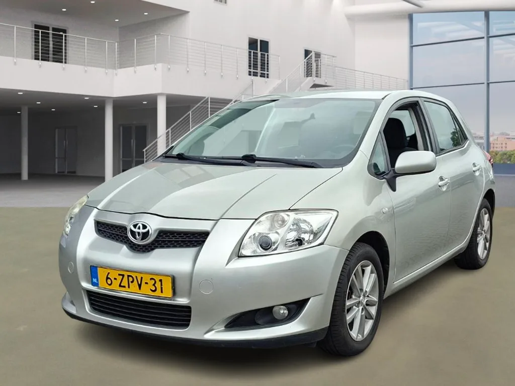 Toyota Auris (2009) — foto 1