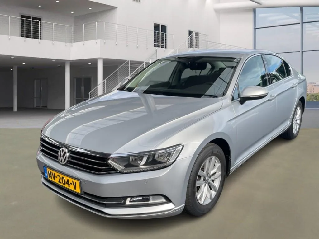 Volkswagen Passat (2017) — foto 1