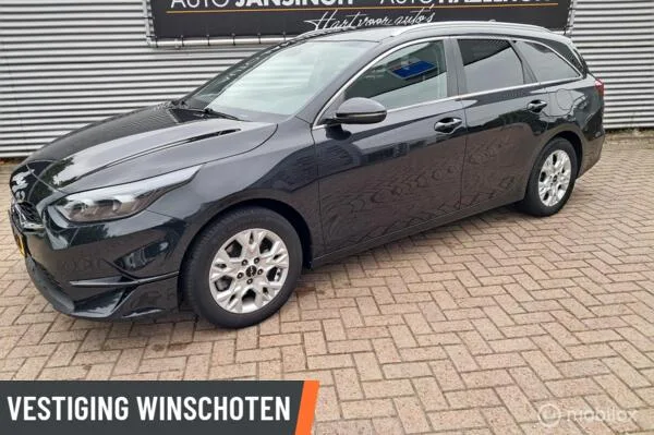 Kia Ceed (2022) — foto 1