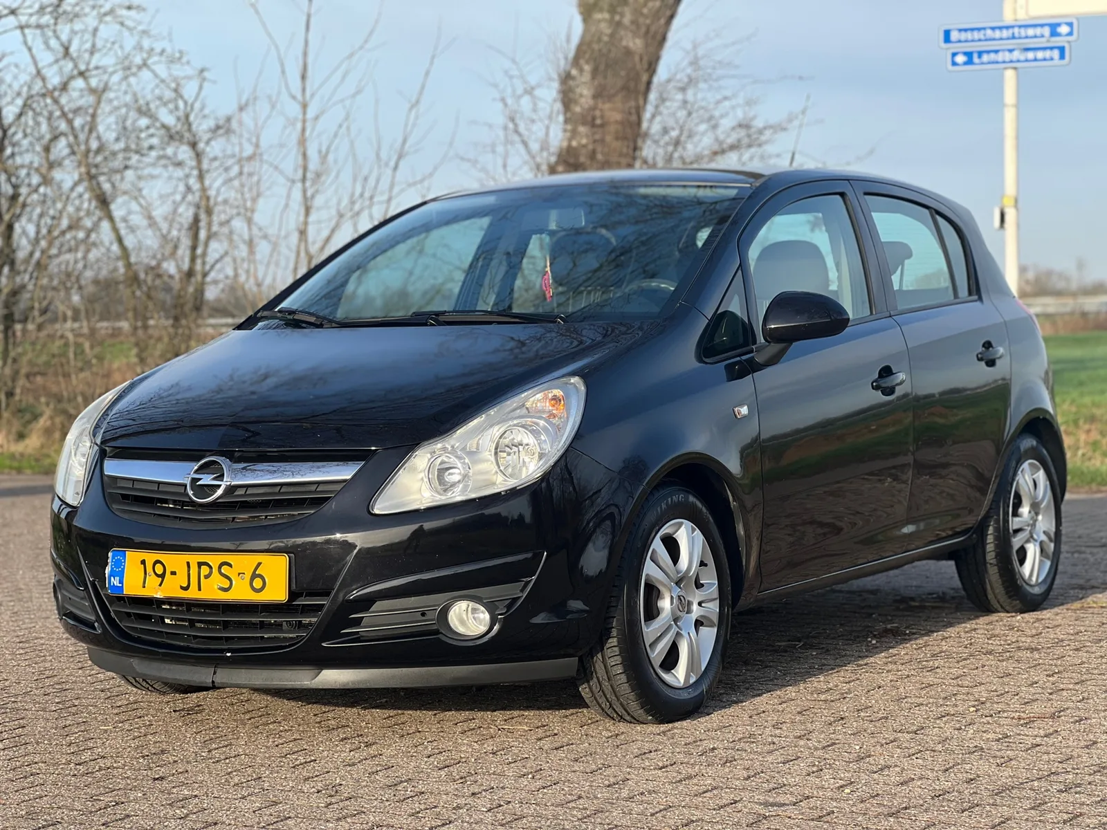 Opel Corsa (2009) — foto 1