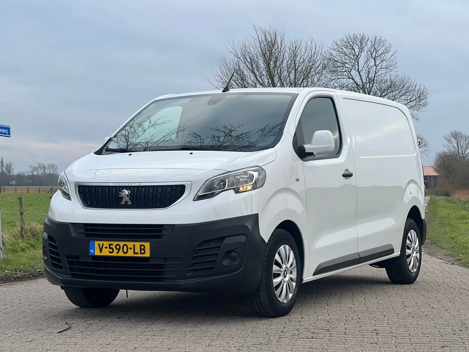 Peugeot Expert (2018) — foto 1