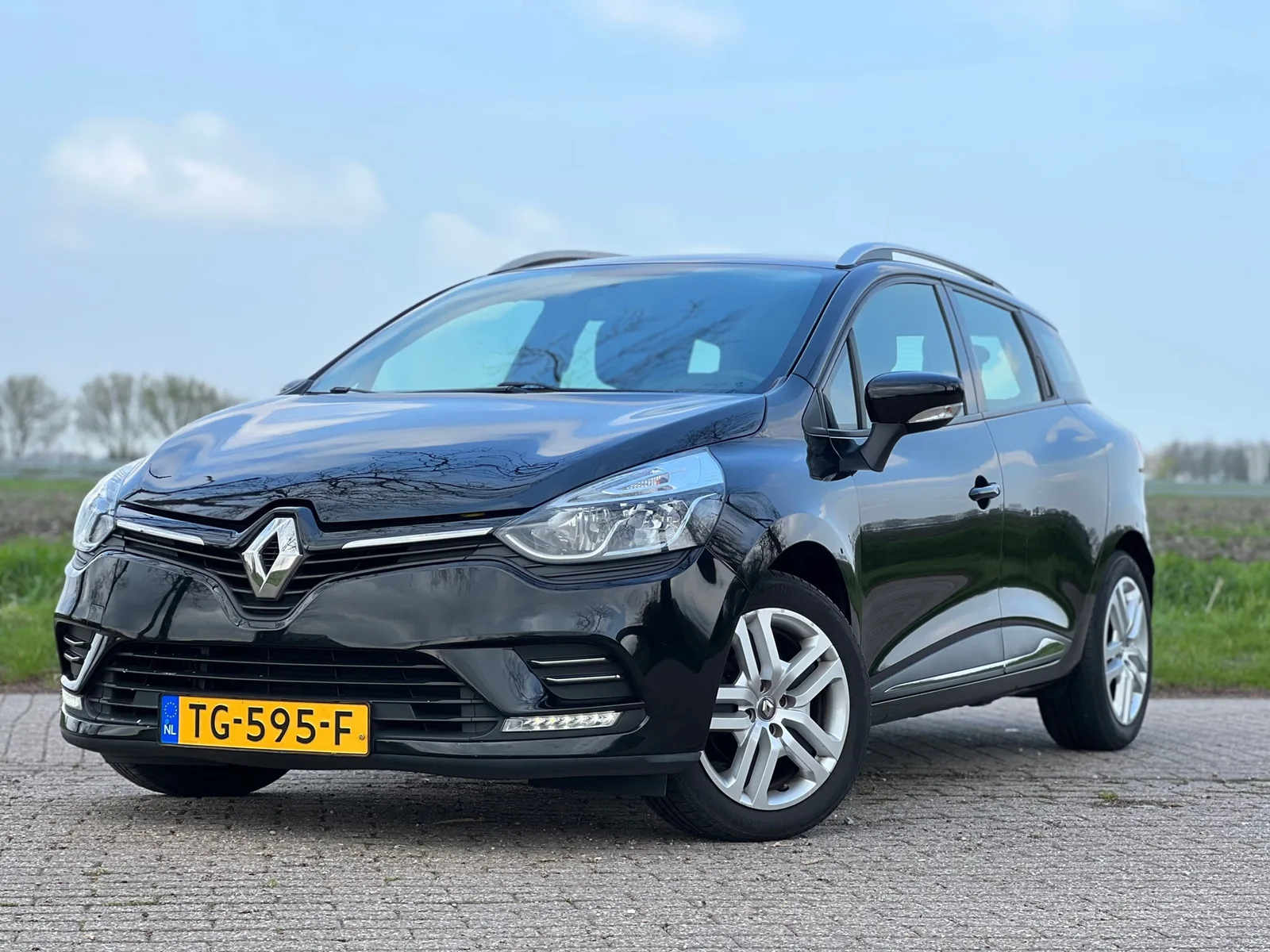 Renault Clio (2018) — foto 1