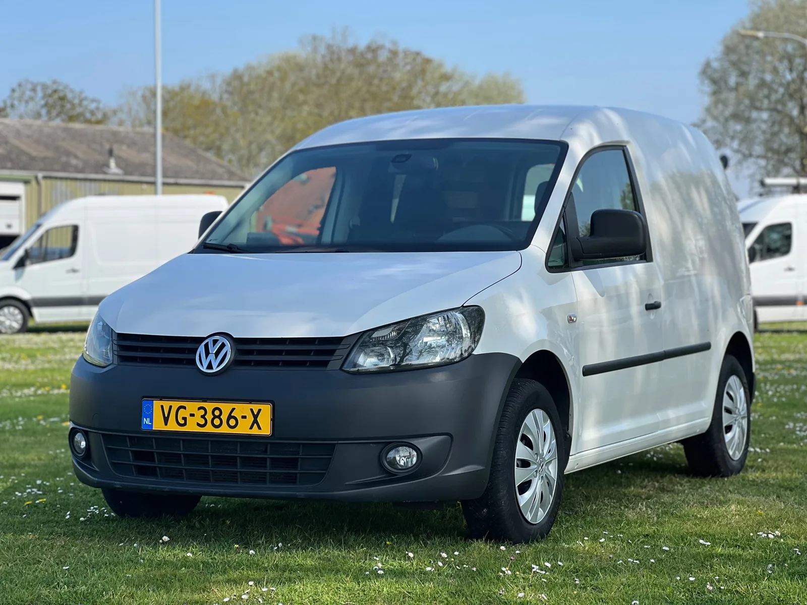 Volkswagen Caddy (2014) — foto 1