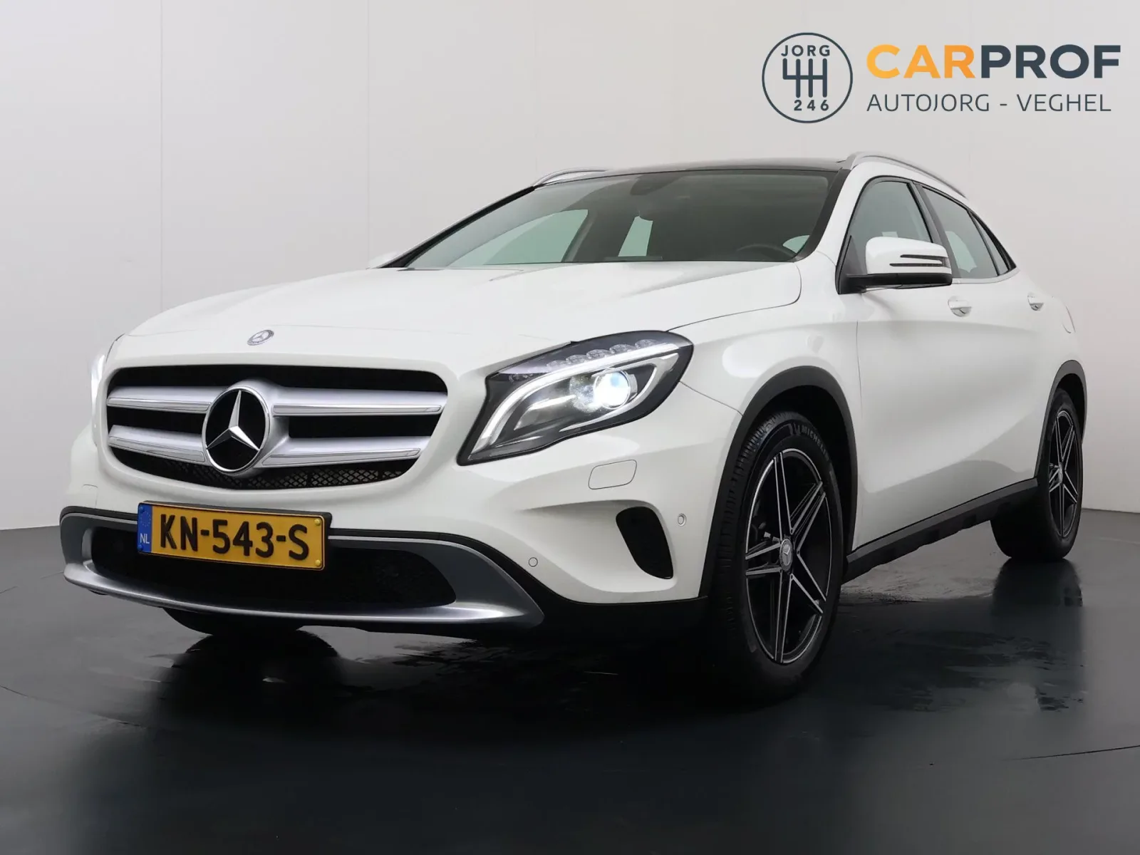 Mercedes-Benz GLA-Klasse (2016) — foto 1